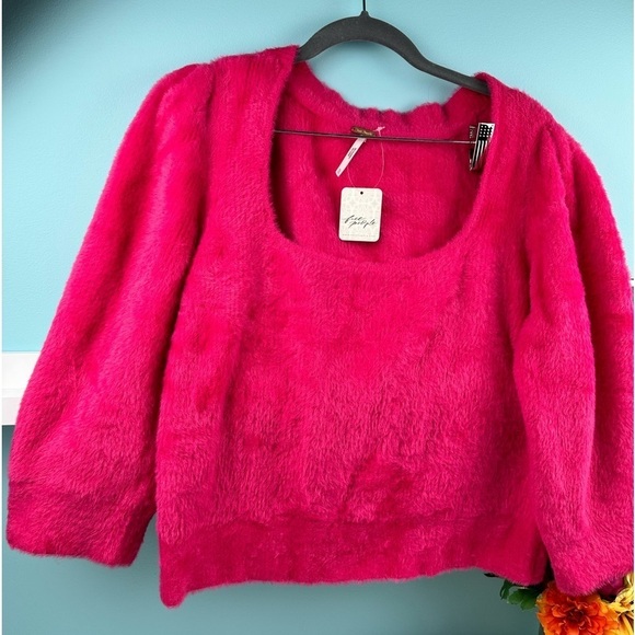 NWT Free People Raspberry Pop fuzzy sweater, size XL - Picture 1 of 16
